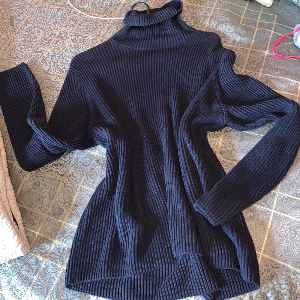 Knit turtle neck sweater